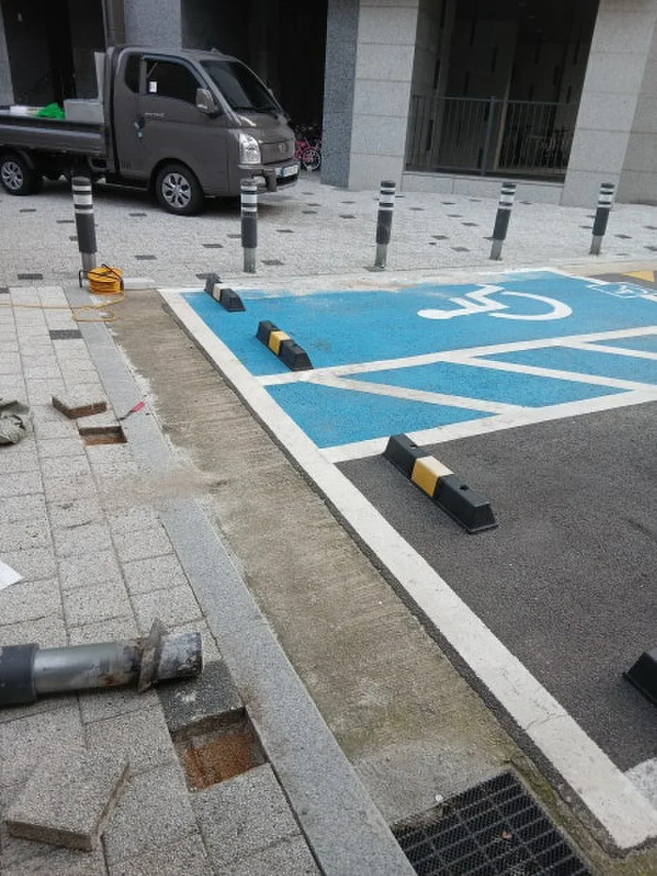 교차로 차선규제봉 시공사례 전